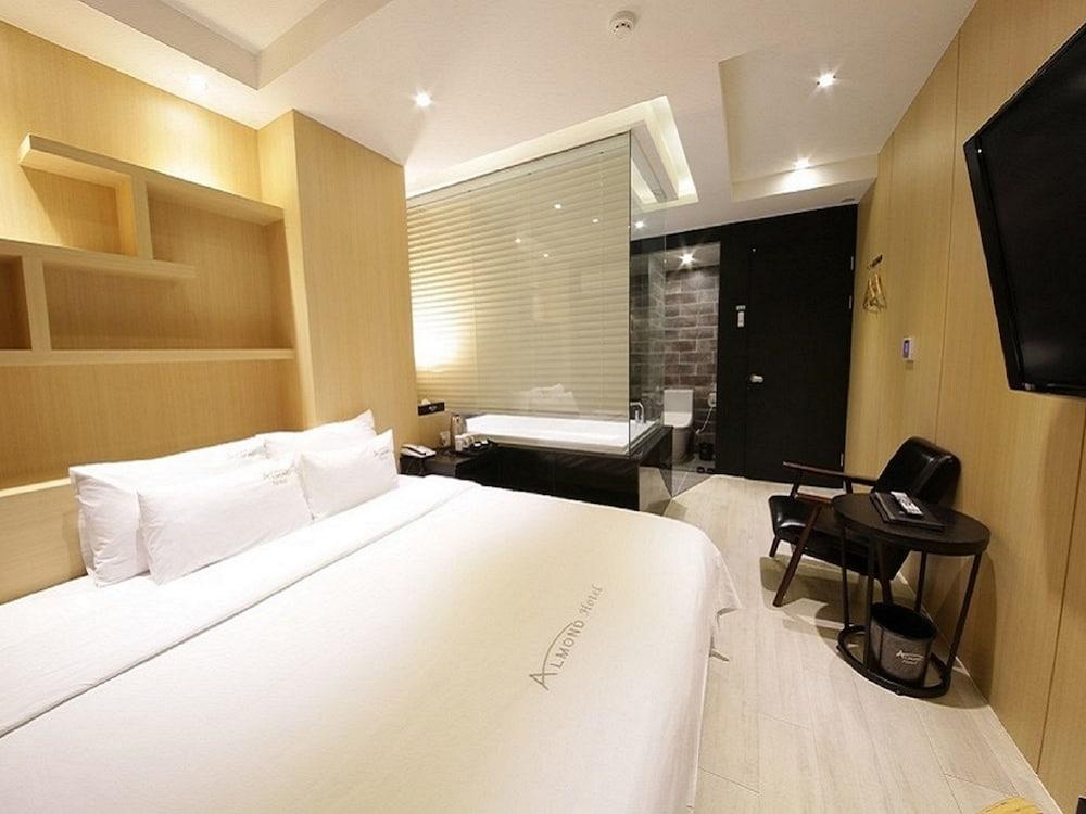 Hotel Almond Busan Station