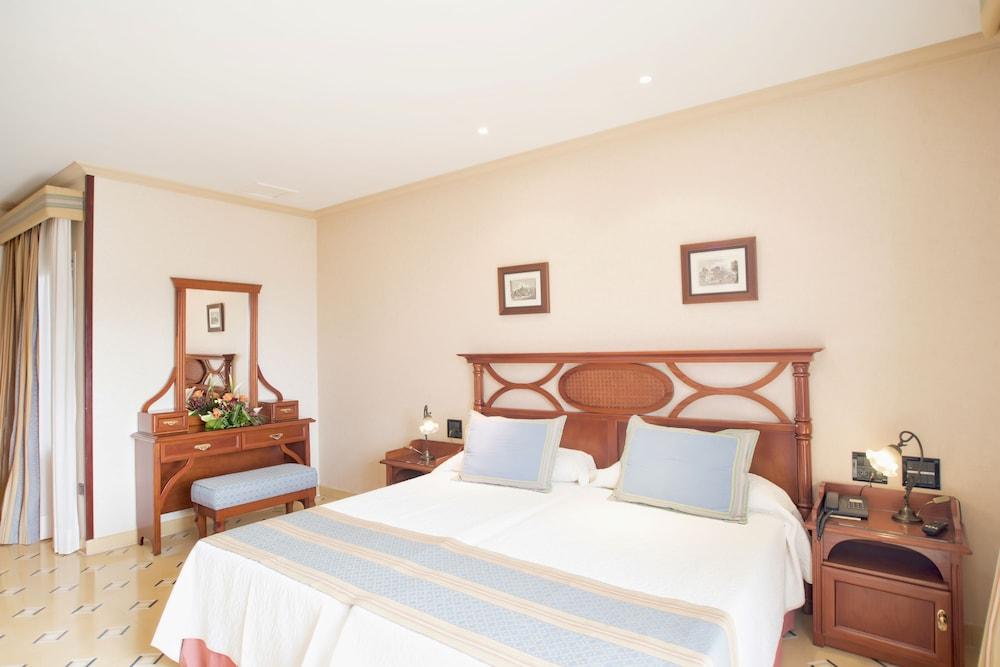 LABRANDA Hotel Reverón Plaza