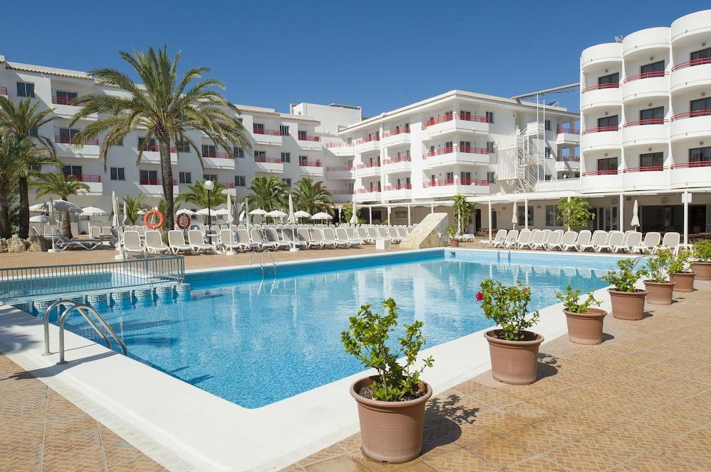 Coral Star Apartments