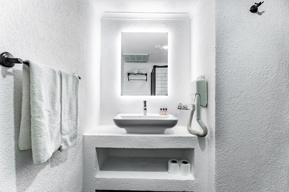 Costa Bitezhan Hotel