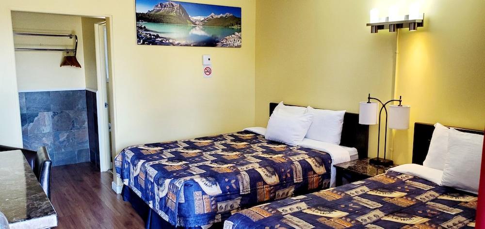 The Port-O-Call Inn & Suites