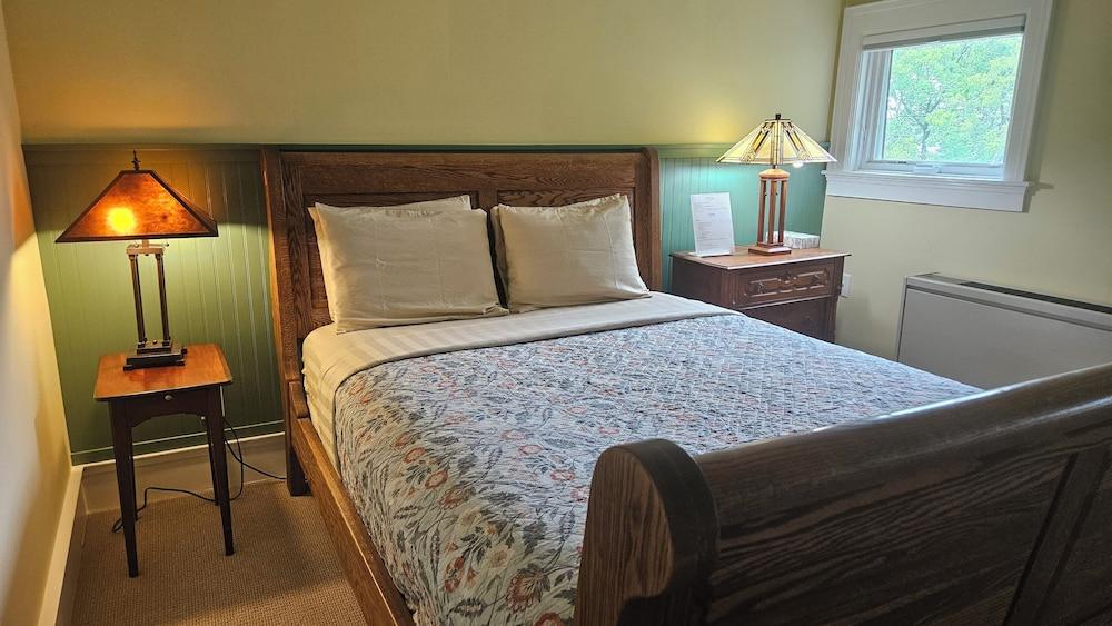 Mendota Lake House Inn