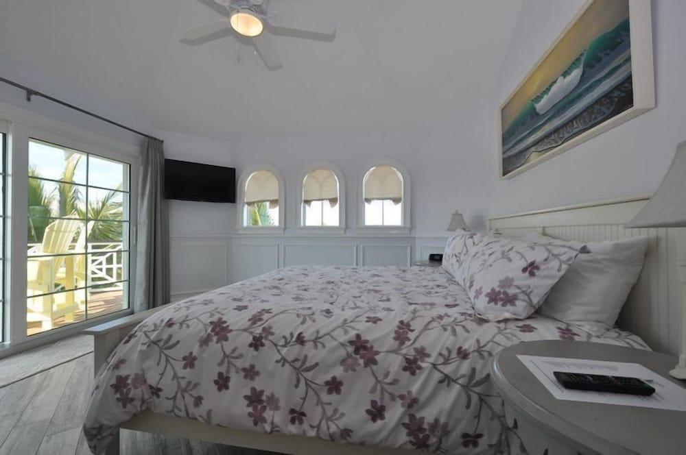 Lizzie Lu's Island Retreat