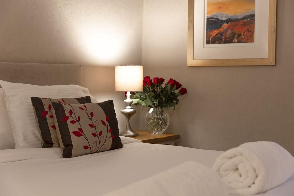 Loch Leven Hotel & Distillery