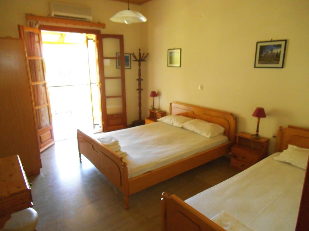 Villa Xenos Studios & Apartments