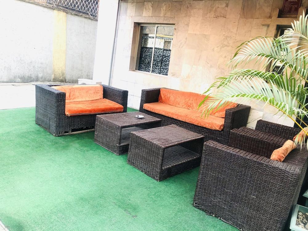 DownTown Royal Hotel