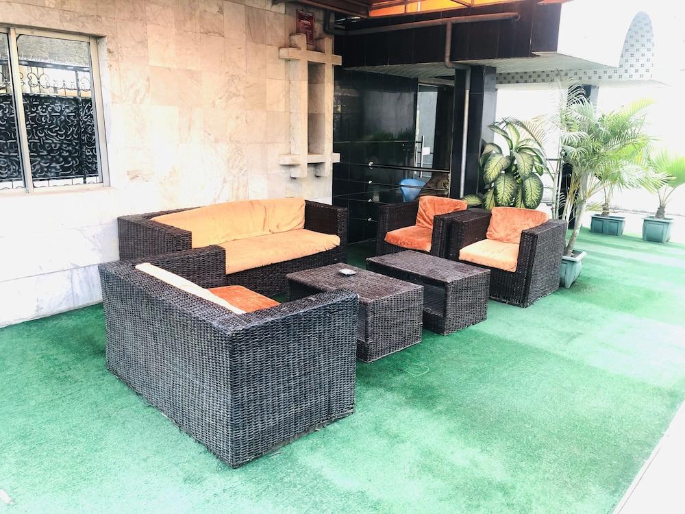 DownTown Royal Hotel