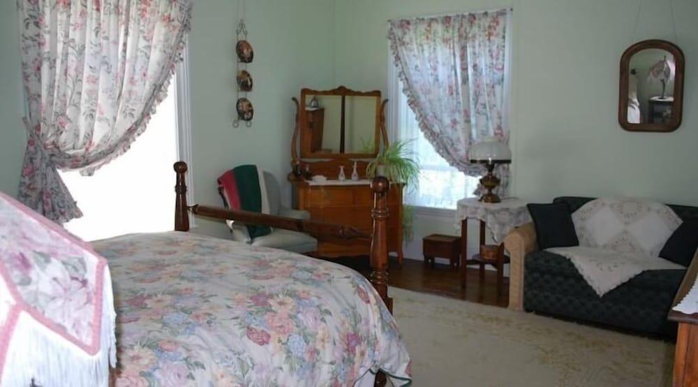 HeatherCroft Bed and Breakfast