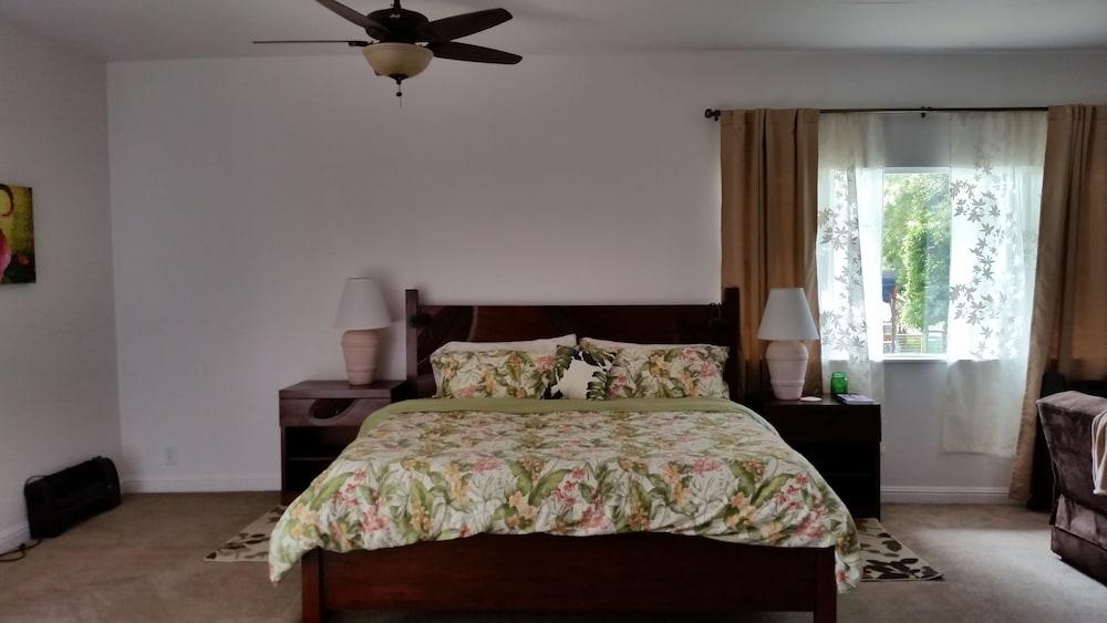 Volcano Acres Ranch B&B