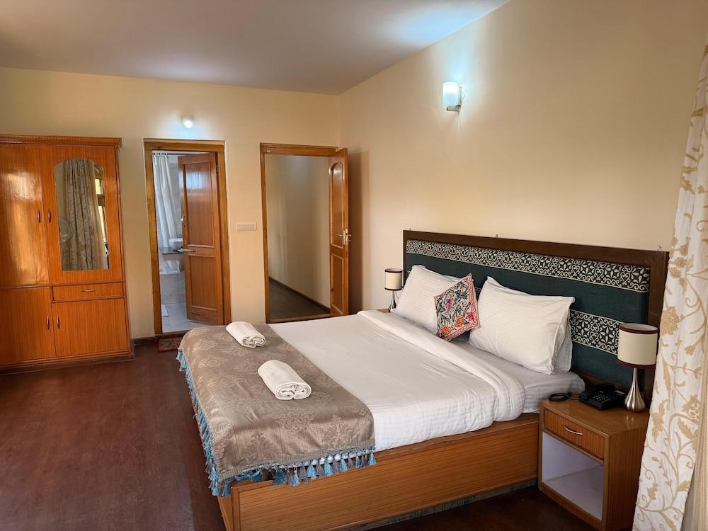 Hotel New Glacier View