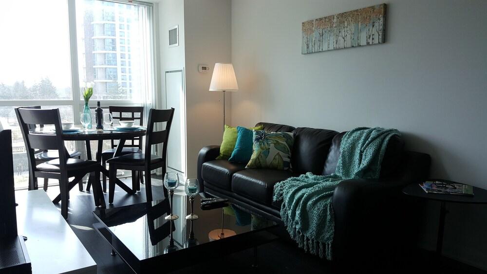 Kashaneh at North York Center