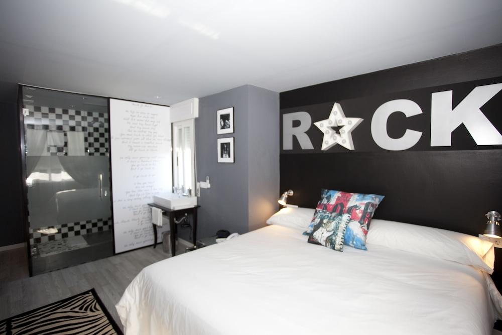 HOTEL Rock Star
