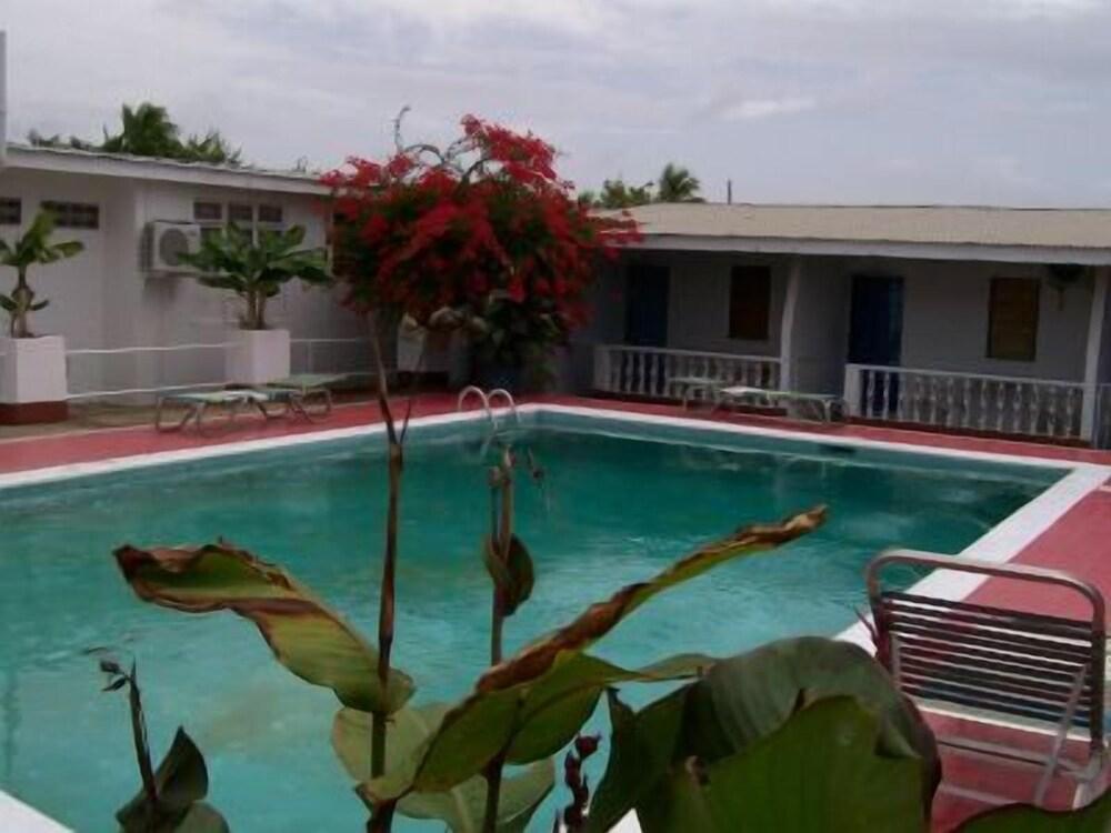 Golden Thistle Hotel