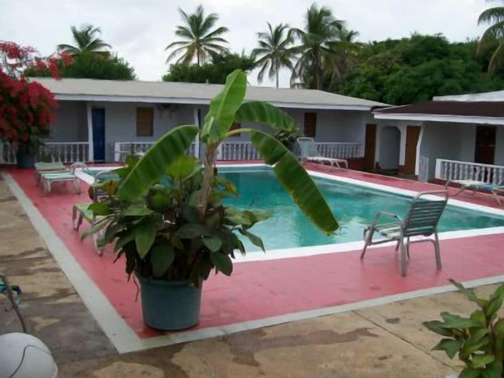 Golden Thistle Hotel