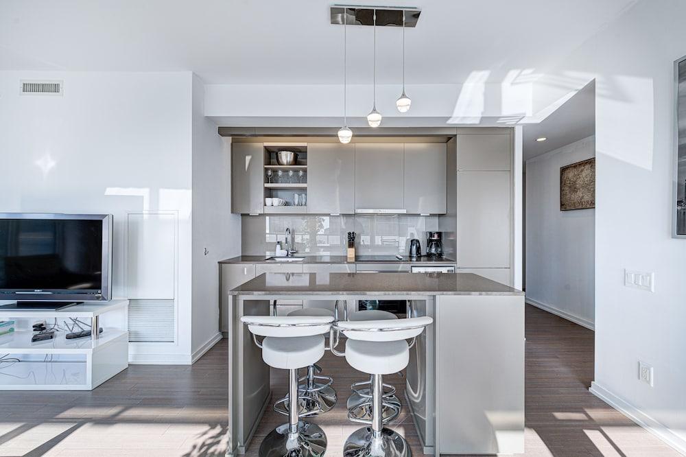 Velvet Stays – Entertainment District