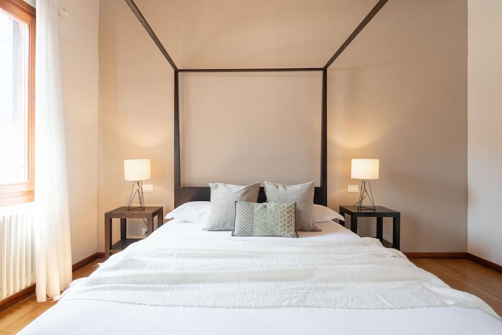 Design Palace Apartments