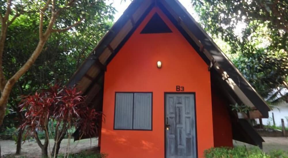 Cashewnut Tree Bungalows