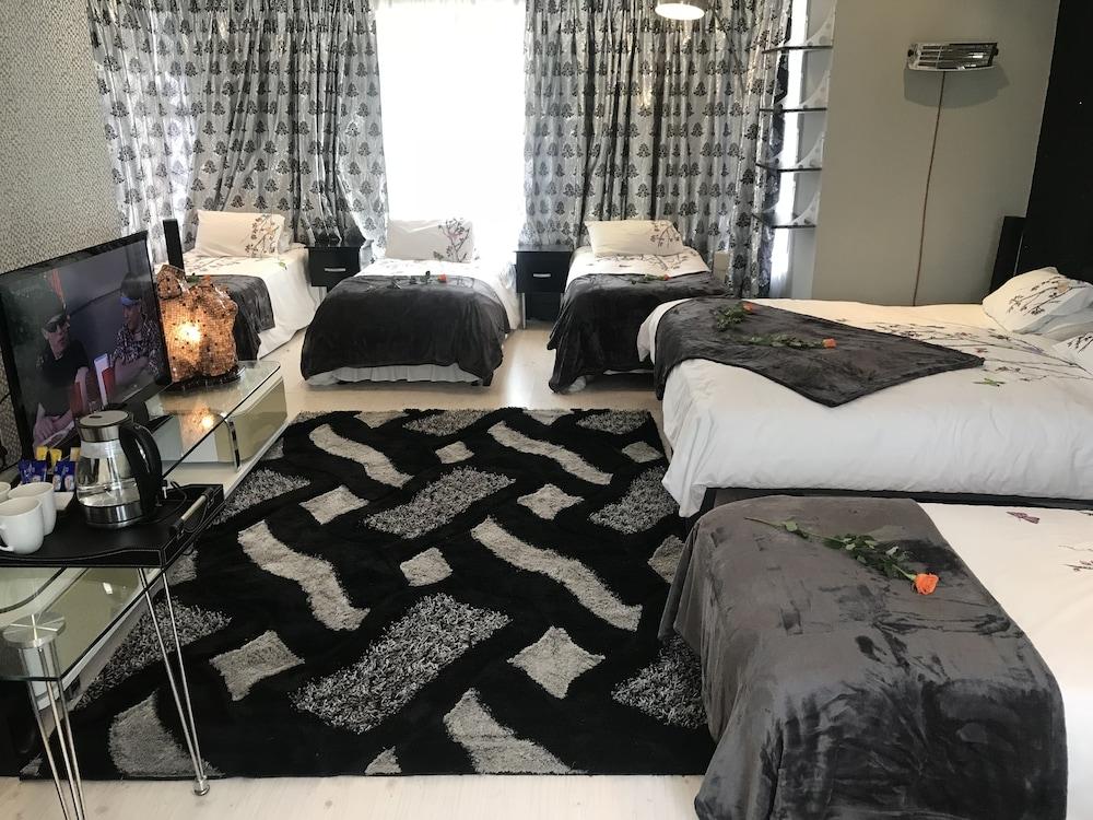 Africa Paradise Airport Boutique Hotel