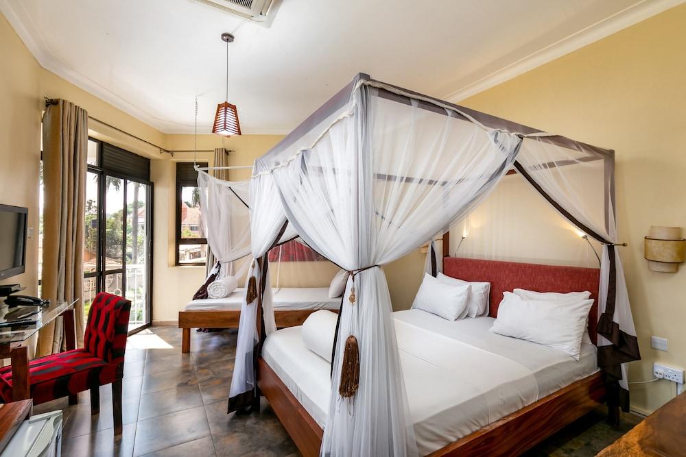 2 Friends Beach Hotel