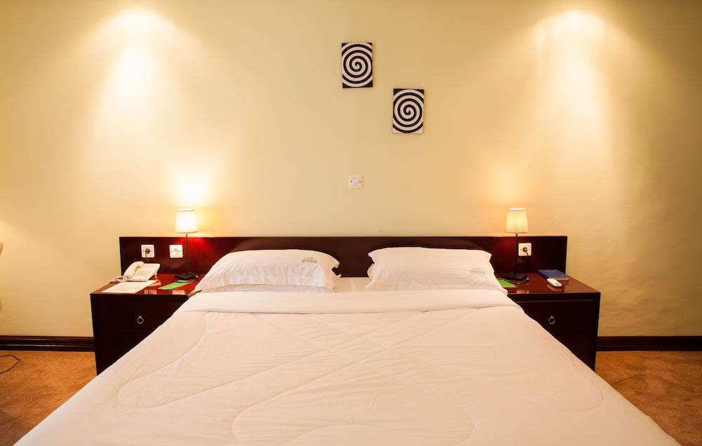 Gorillas Lake Kivu Hotel