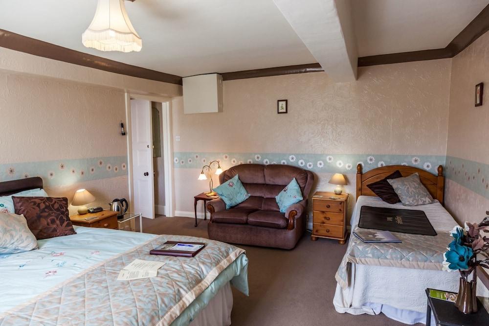 Newlands Hall Farmouse B&B