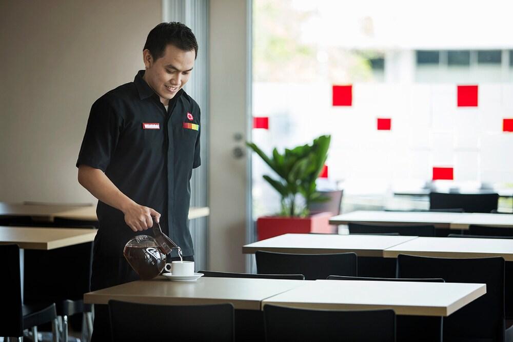 Amaris Hotel Simpang Lima - CHSE Certified