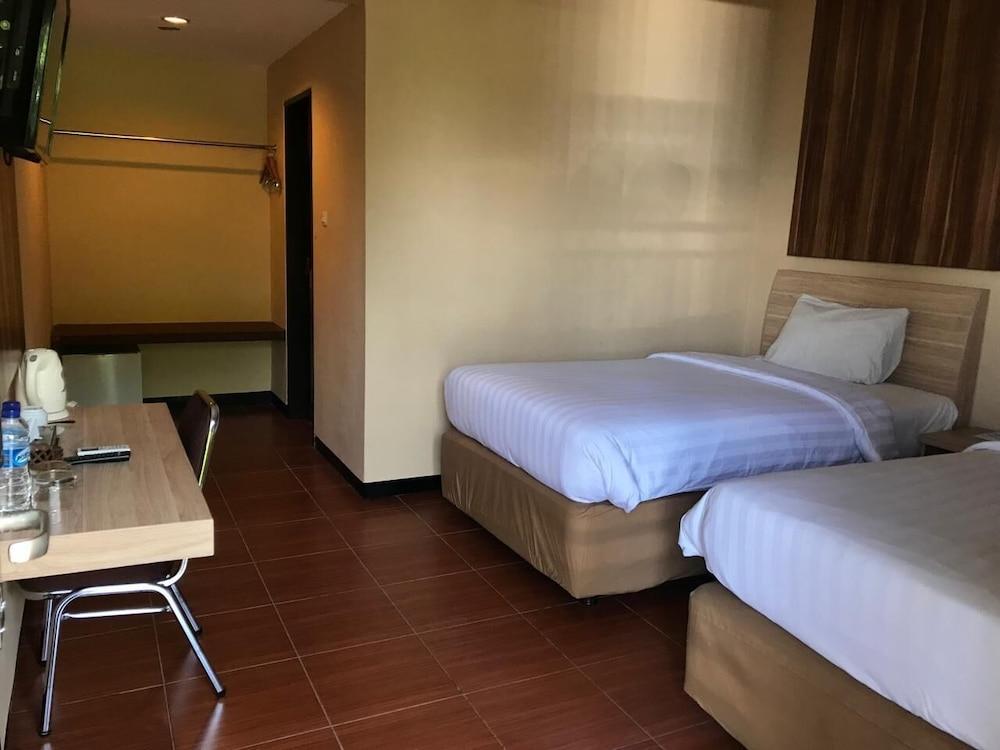 Amazing Beach Resort - Palu