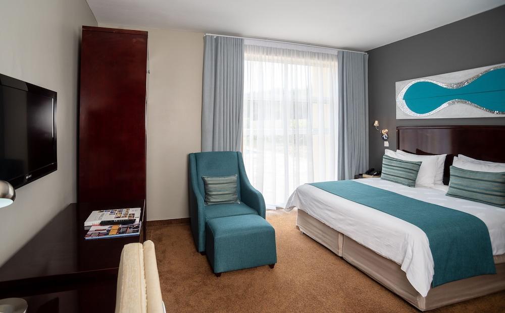 Tlotlo Hotel and Conference Center