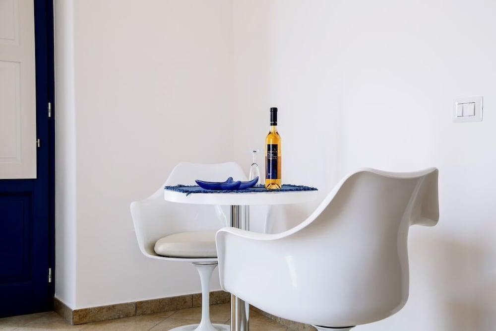 A Alera Room and Breakfast