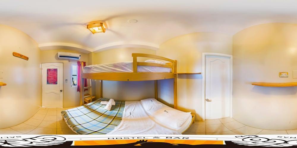 Chescos Hostel & Hotel