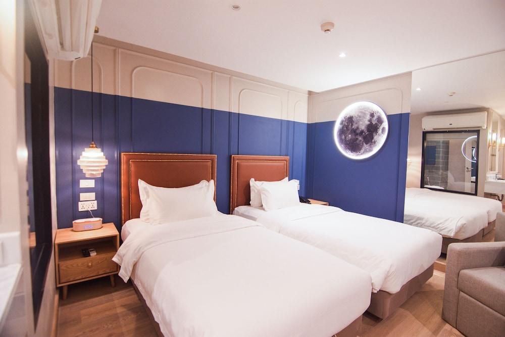 THEE Bangkok by TH District