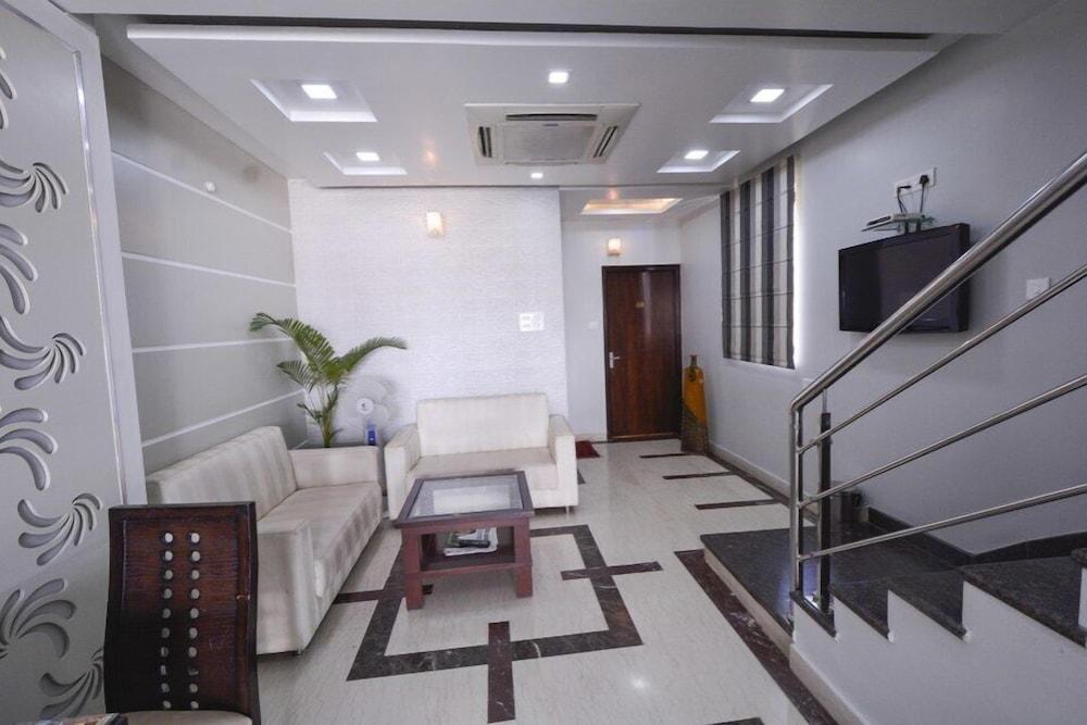 Hotel Central Residency