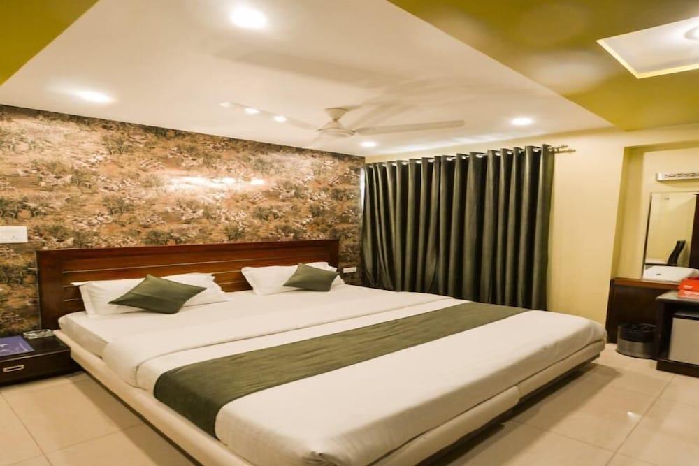 Hotel Central Residency