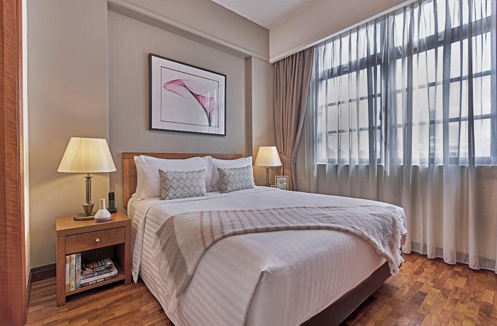 Village Residence Robertson Quay