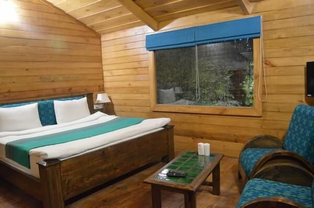 Lha - Ri - Sa Resort