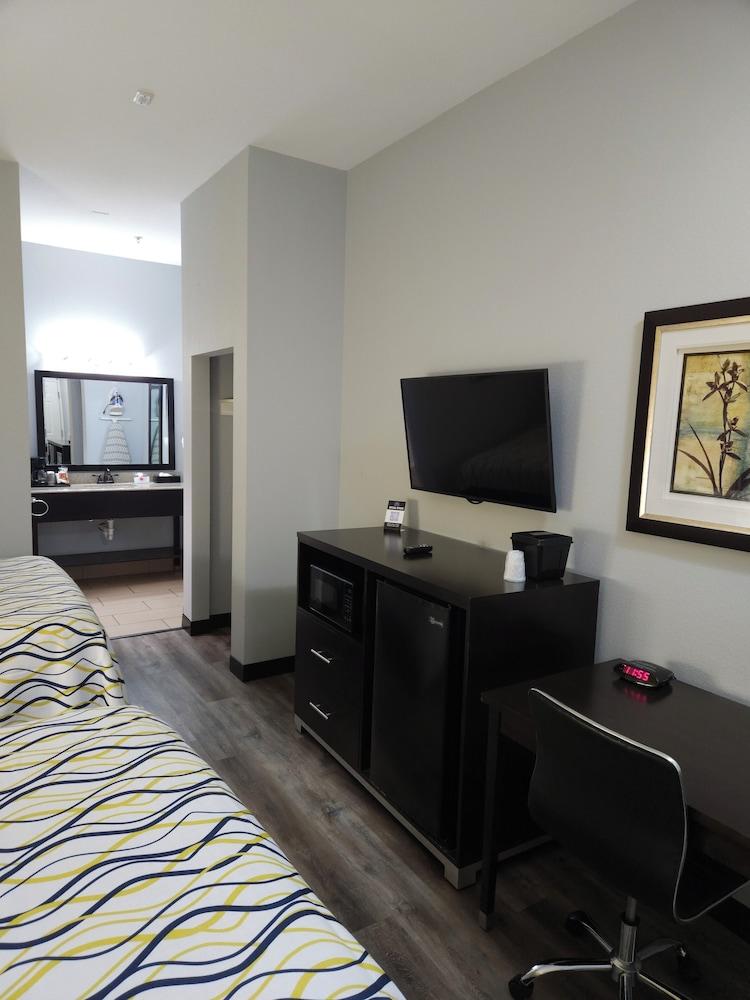 Executive Inn and Suites Tyler