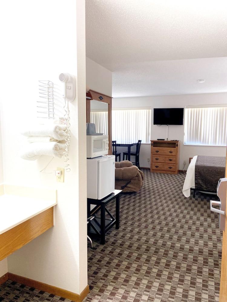 Burke Inn Motel & Suites