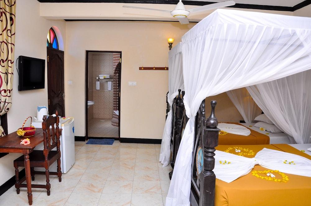 Forodhani Park Hotel