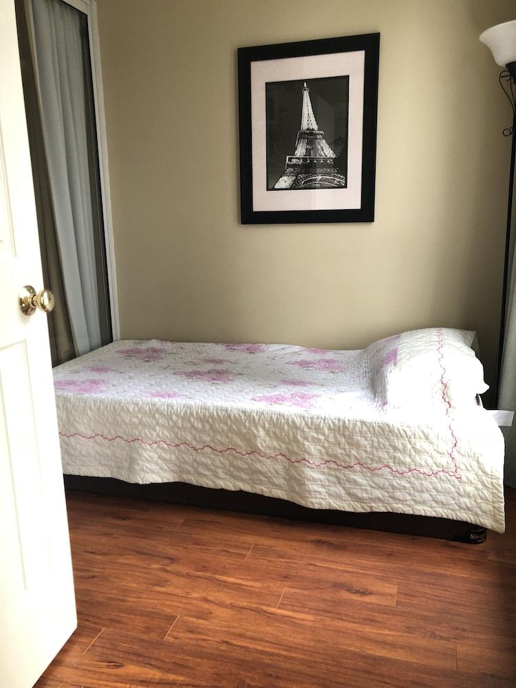 TOSuites - Signatures on Bloor