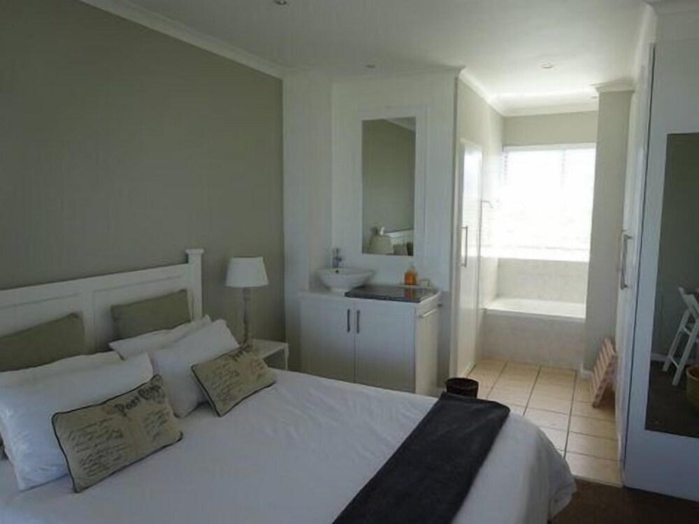 31 Tobago Bay Hermanus Seafront