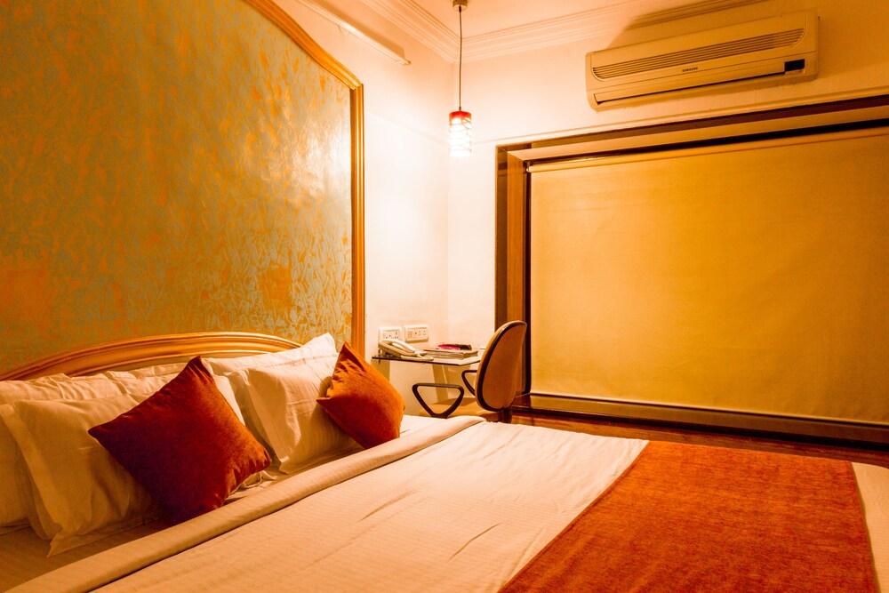 OYO 361 Apartment Powai