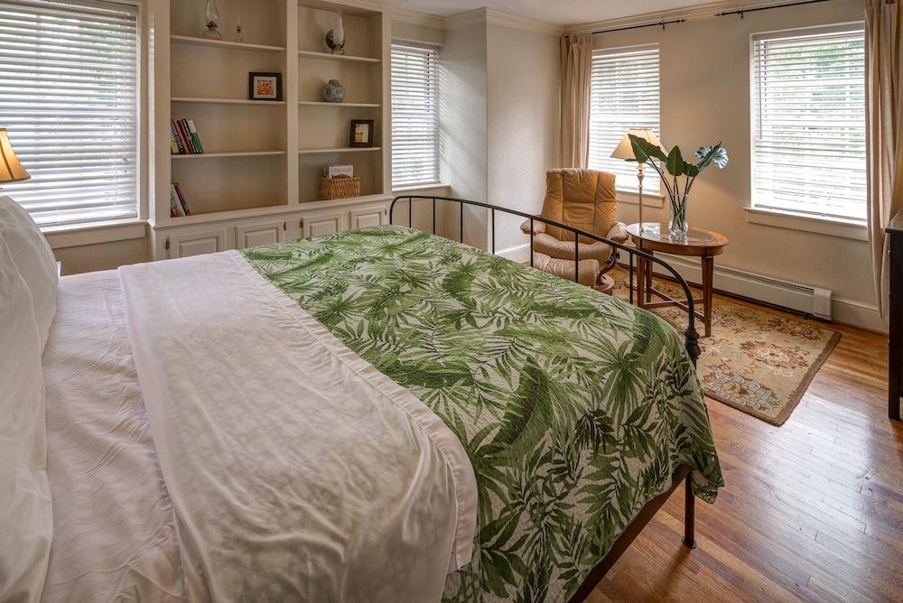 The Monte Vista Hotel