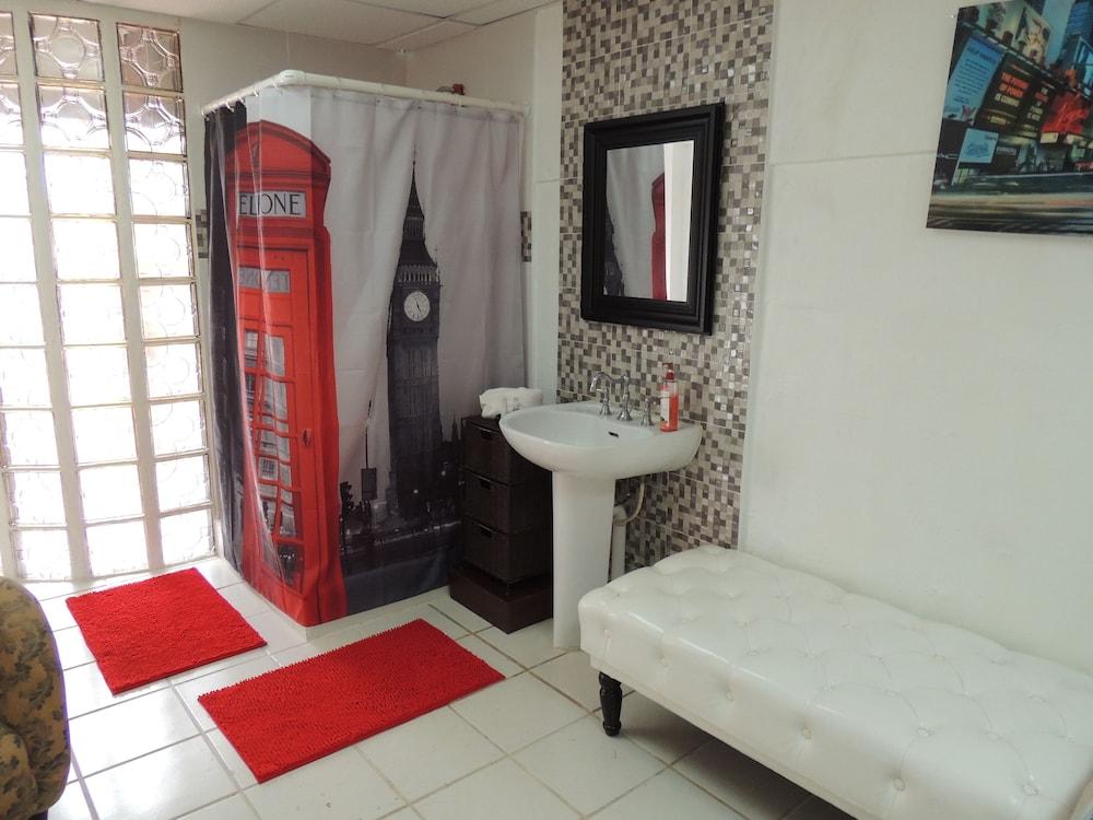 Zleepaway - Condado Tropic Sun