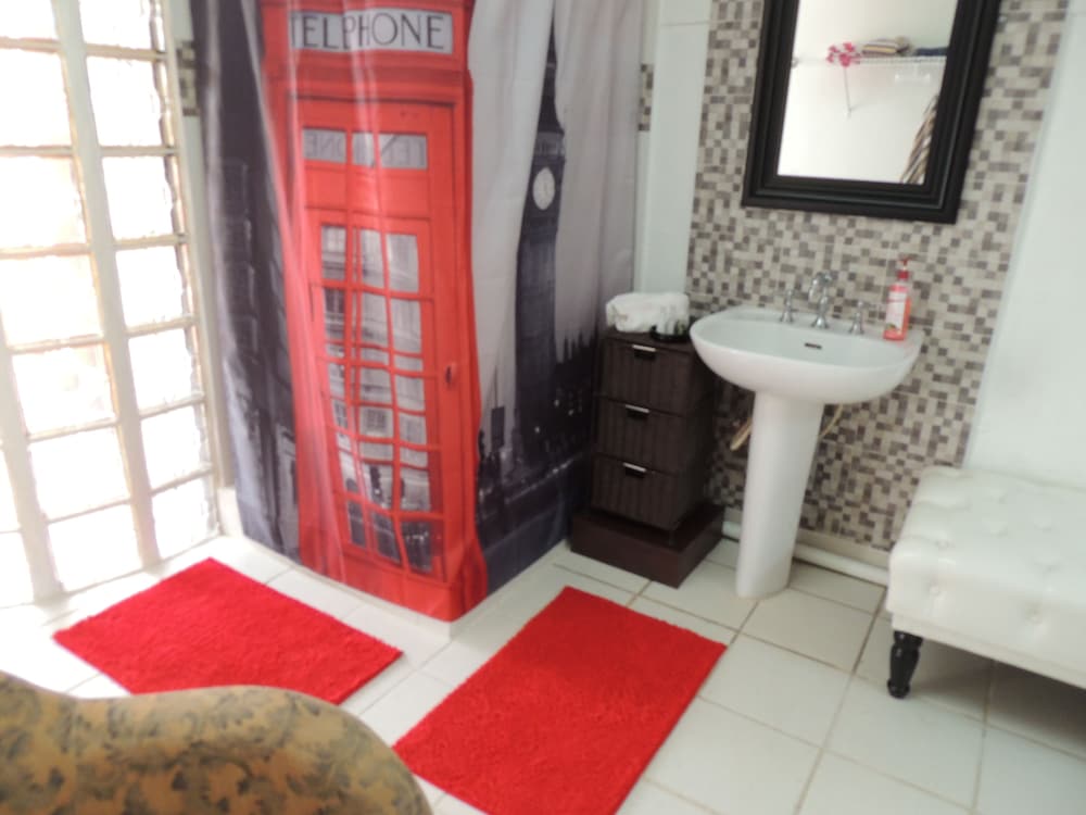 Zleepaway - Condado Tropic Sun