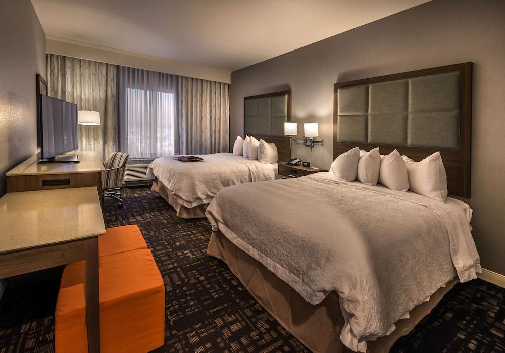 Hampton Inn & Suites Reno West