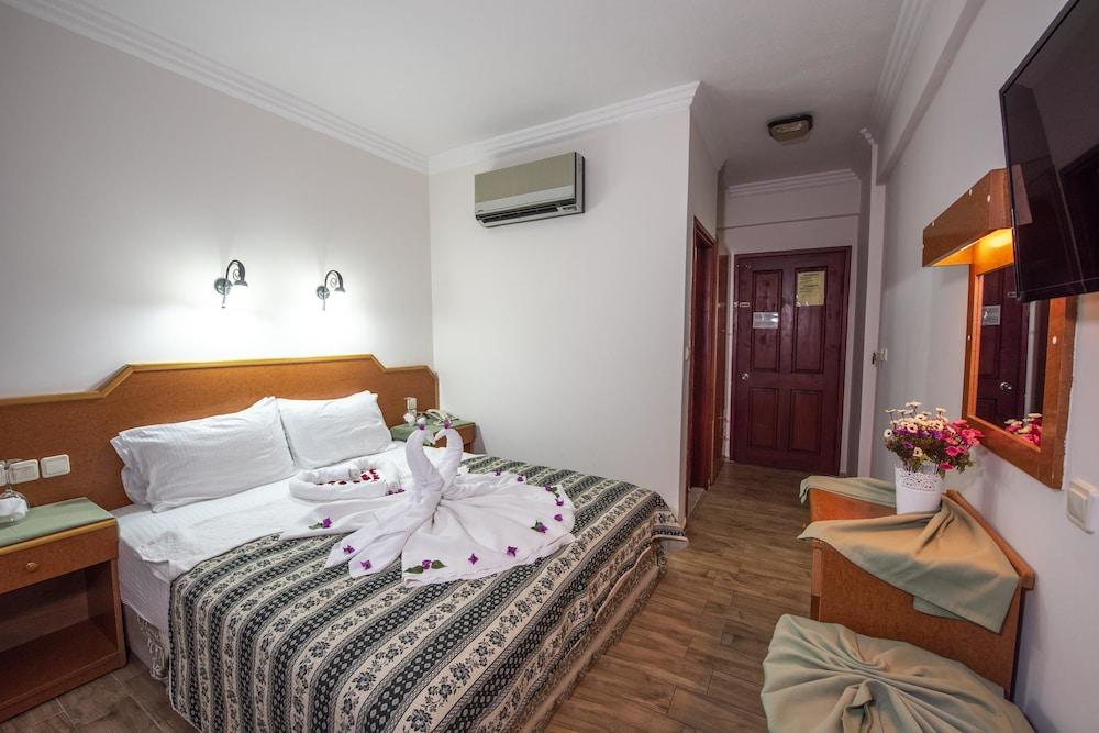 Belcehan Beach Hotel