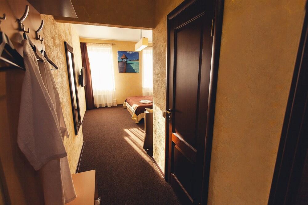 Shale on Komsomolskiy