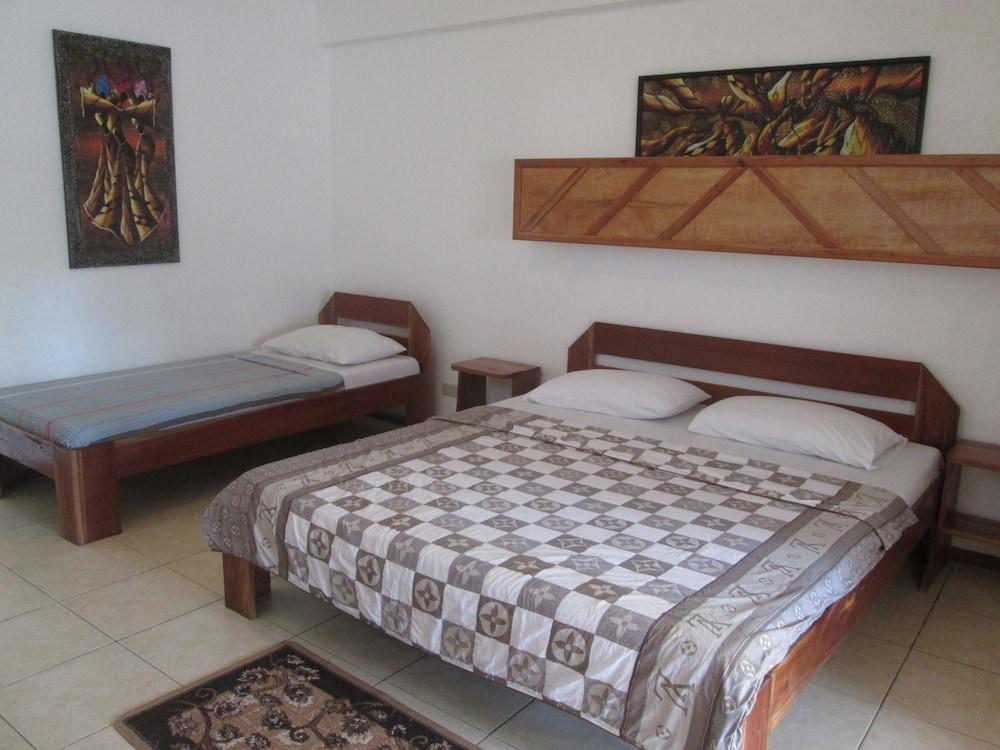 Bamboo Bungalow Resthouse