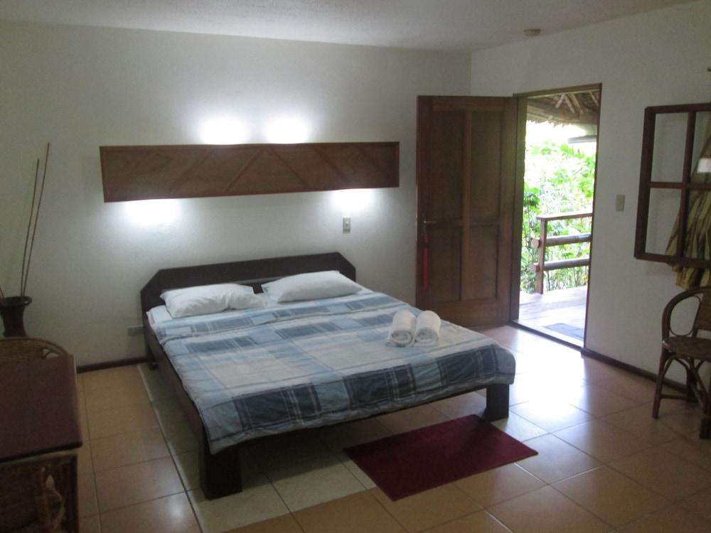 Bamboo Bungalow Resthouse