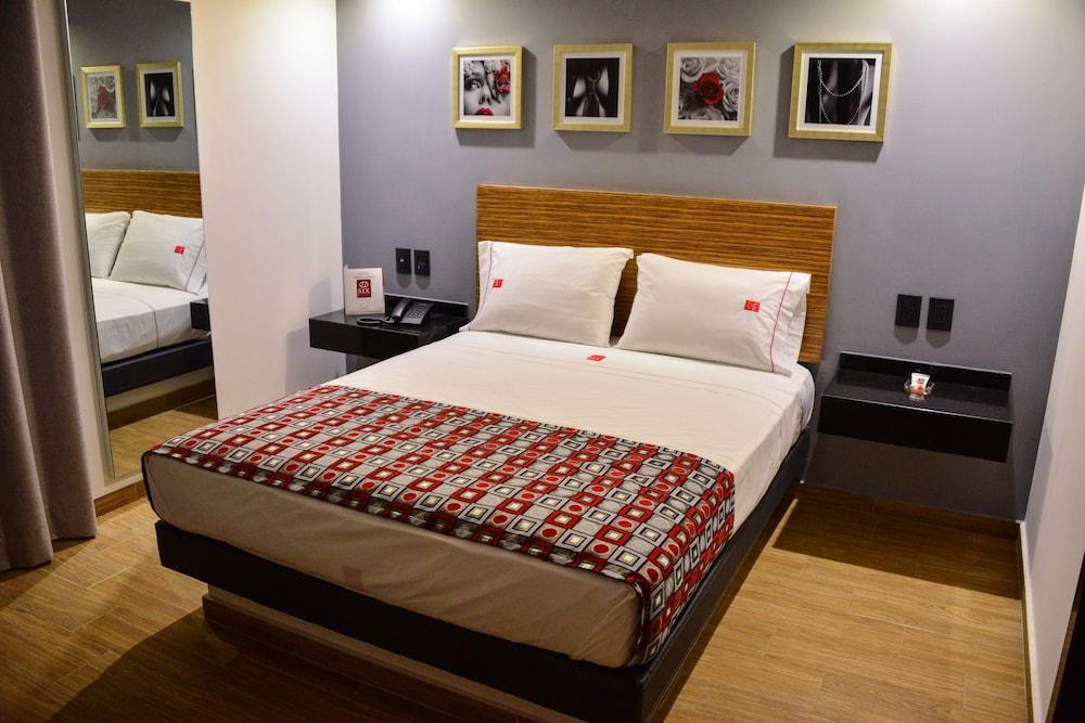 Six Hotel Guadalajara Expiatorio